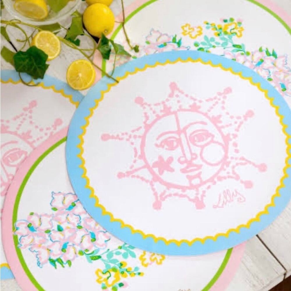 Lilly Pulitzer Set of 4 Round 16" Wipeable Placemats Reversible Lilly Garden NWT
